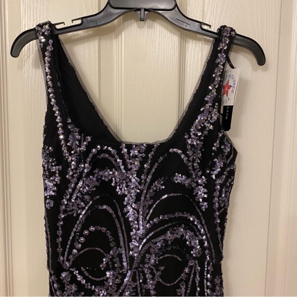 Betsy & Adam Sequined Square Neck Sleeveless Split Hem Gown in Navy/Silver - Picture 5 of 7